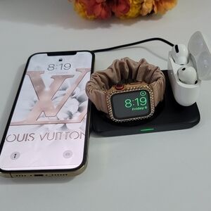 4 IN 1 WIRELESS CHARGING STATION
